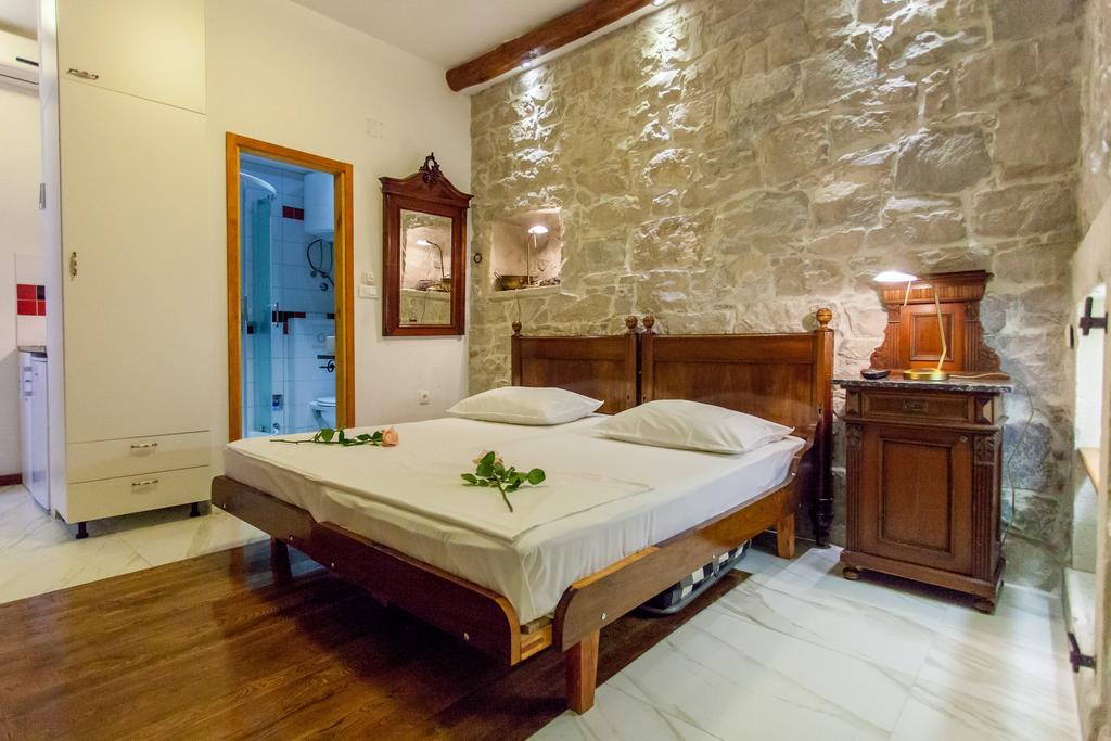 Studios Balic Lux Split Rom bilde
