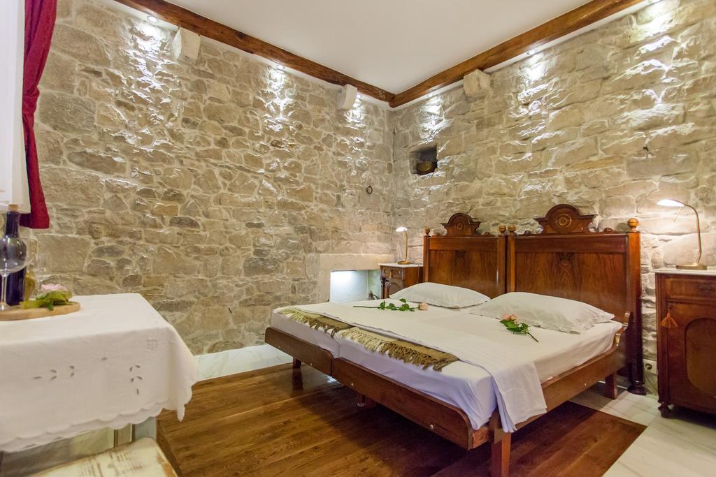 Studios Balic Lux Split Rom bilde