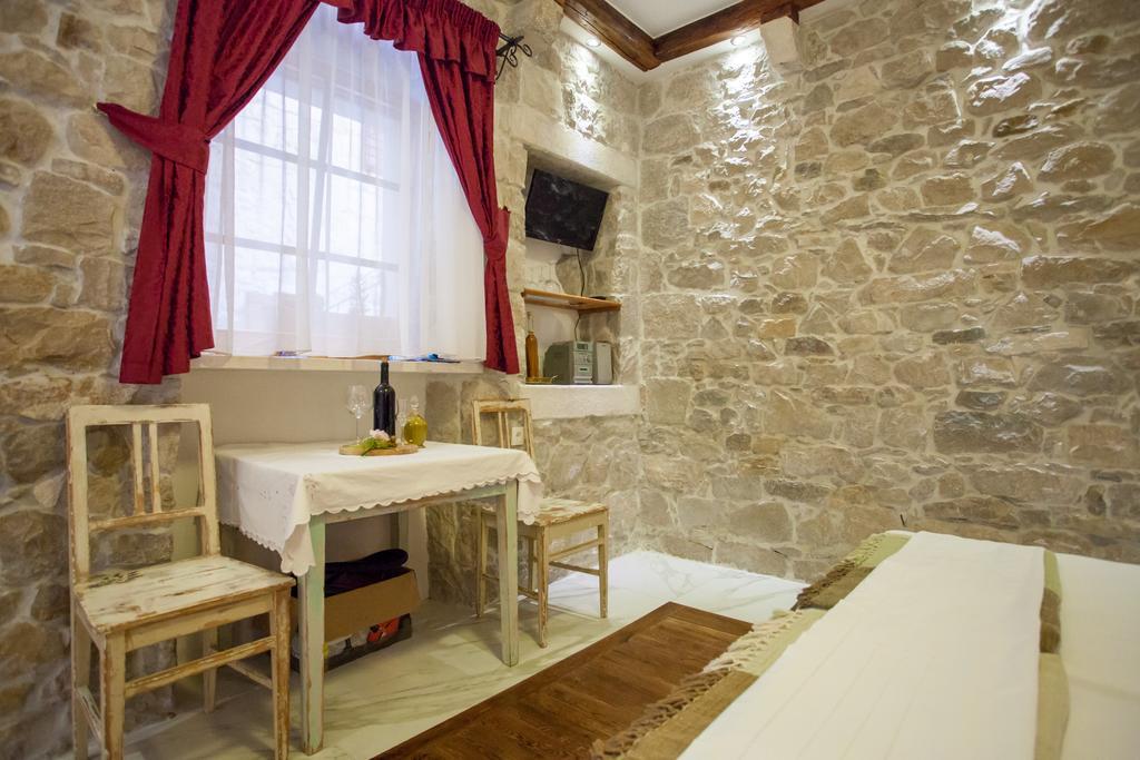 Studios Balic Lux Split Rom bilde
